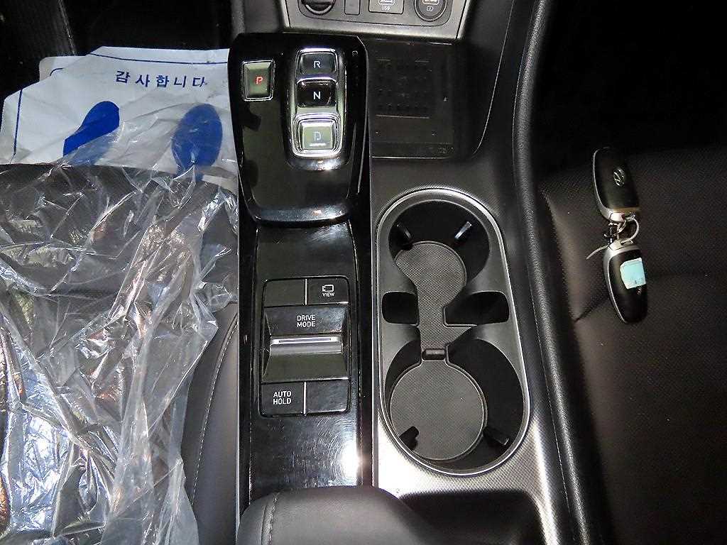 HYUNDAI Sonata - Vista 12