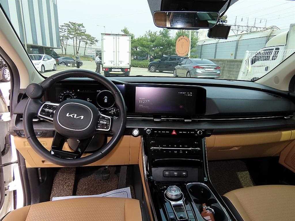 KIA Carnival - Vista 8