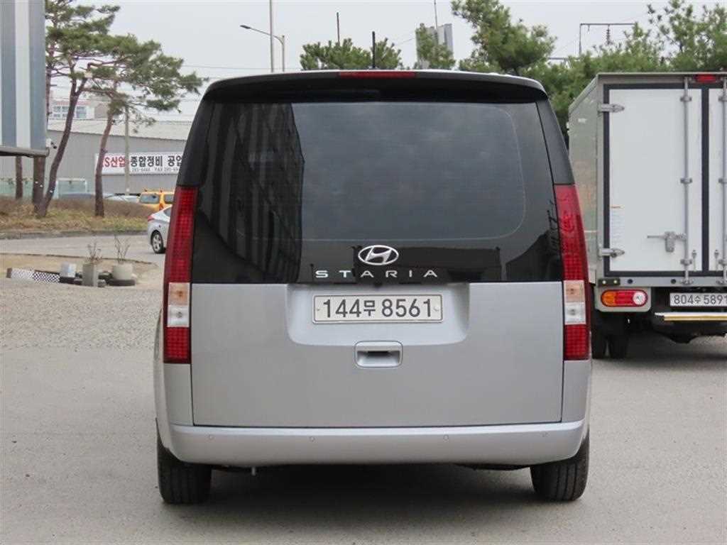 HYUNDAI Staria - Vista 4