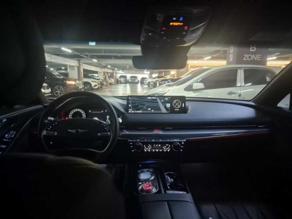 Genesis G80 - Vista 12