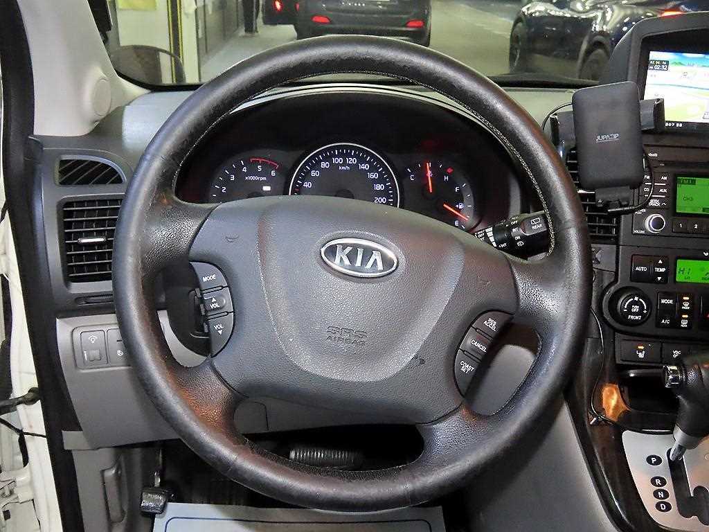 KIA Carnival - Vista 8