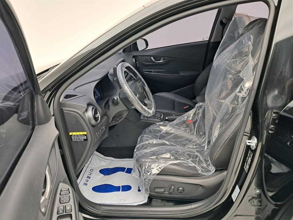 HYUNDAI Kona - Vista 11