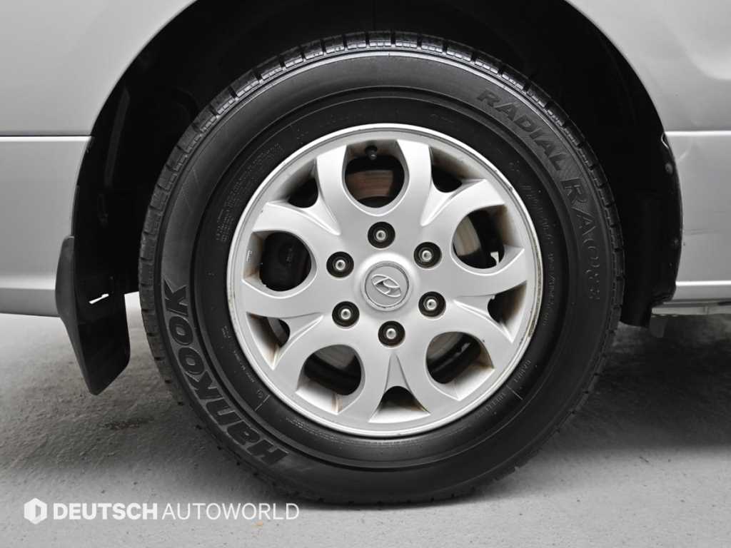 HYUNDAI Starex - Vista 5