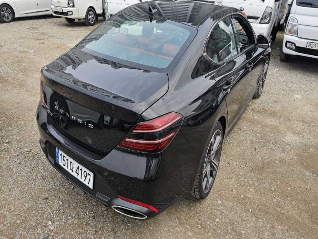 Genesis G70 - Vista 4