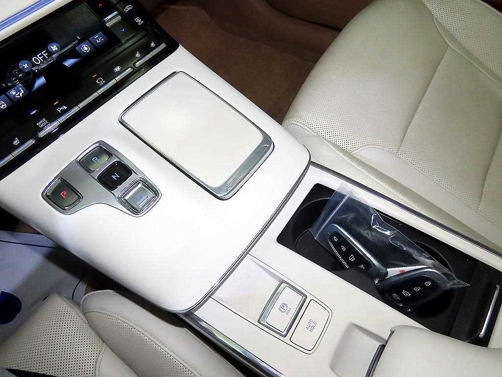 HYUNDAI Grandeur - Vista 12