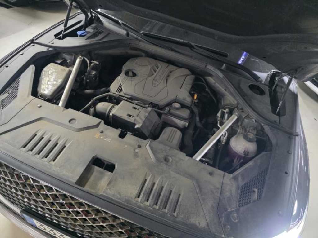 Genesis GV70 - Vista 6