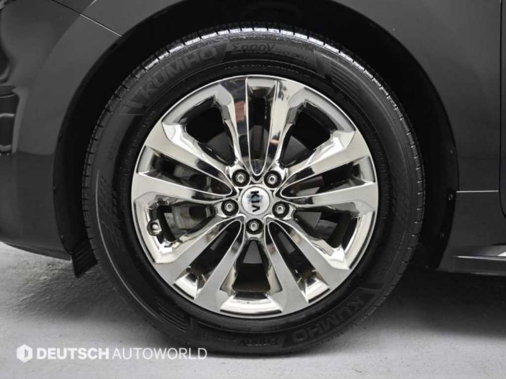 KIA Carnival - Vista 7