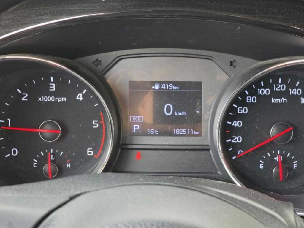 KIA Carnival - Vista 6