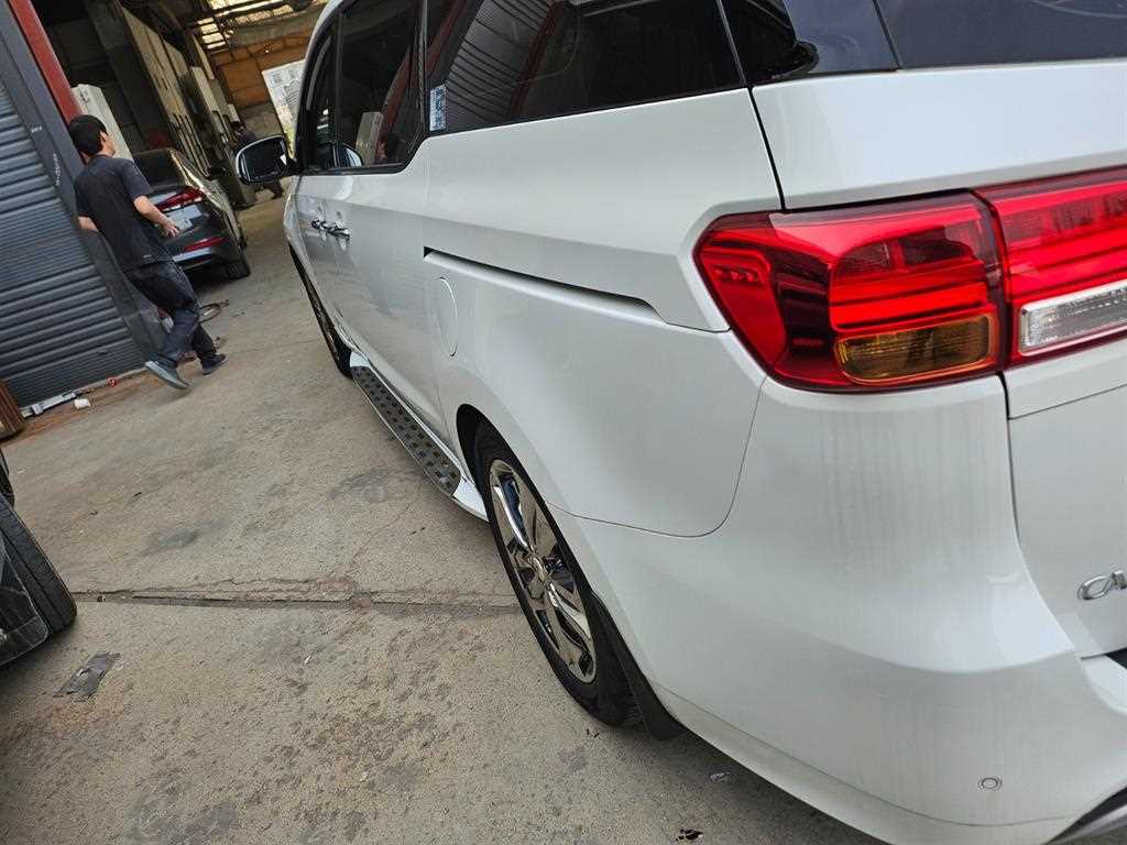 KIA Carnival - Vista 3