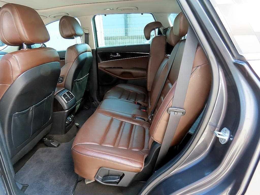 KIA Sorento - Vista 6