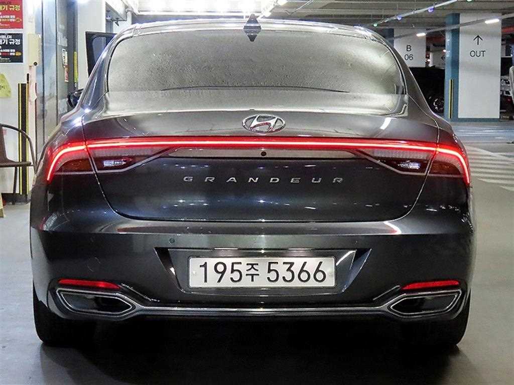 HYUNDAI Grandeur - Vista 5