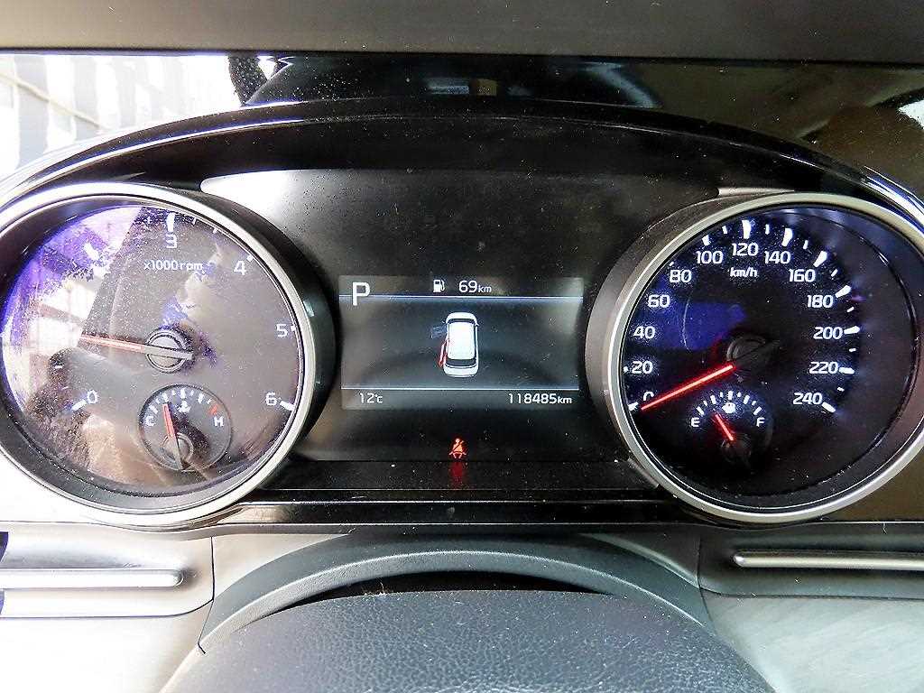 KIA Carnival - Vista 10