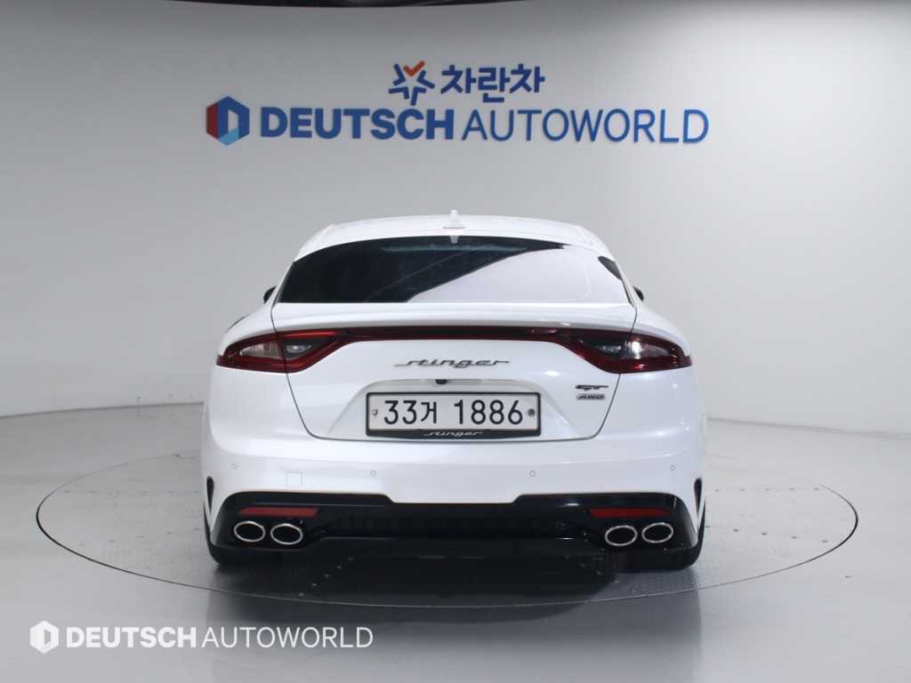 KIA Stinger - Vista 4