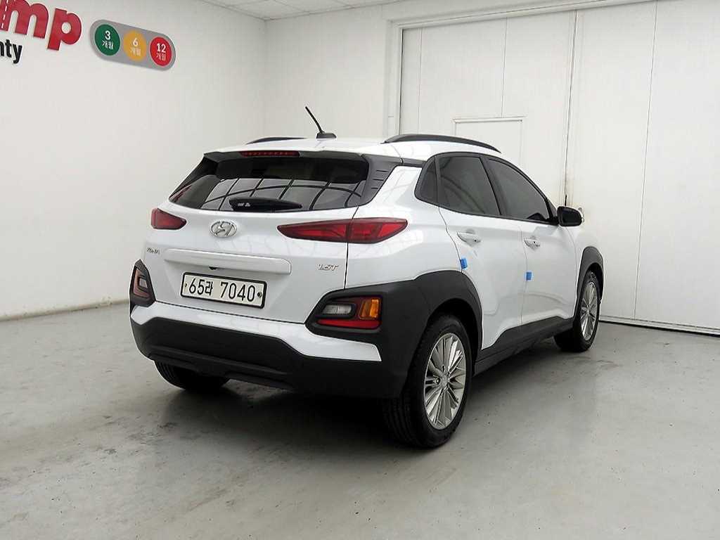 HYUNDAI Kona - Vista 4