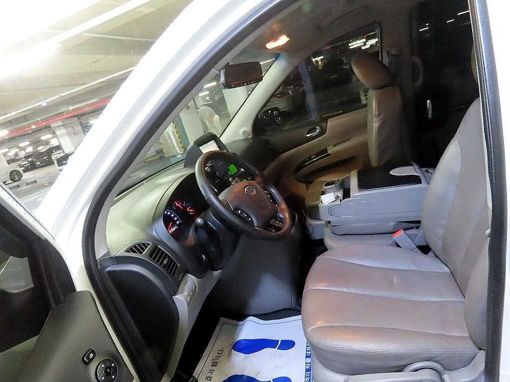 KIA Carnival - Vista 6