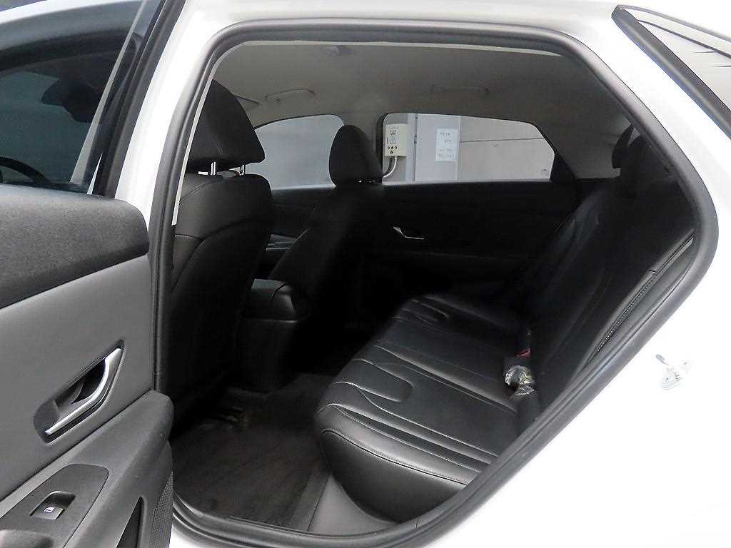 HYUNDAI Avante - Vista 6