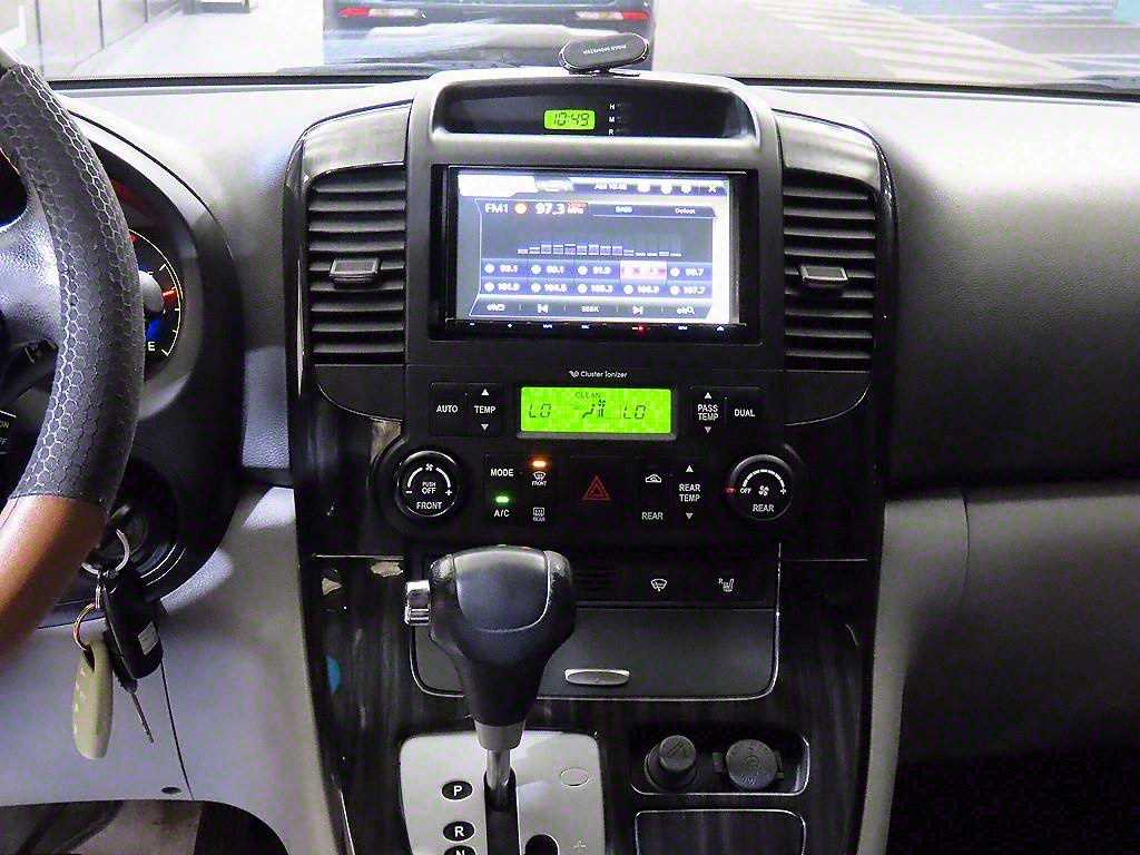 KIA Carnival - Vista 11