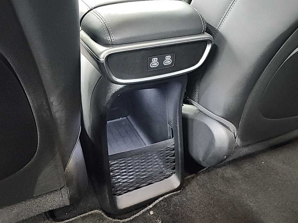 Genesis GV60 2022 Blanco - Importación desde Corea - HF Imports Iquique - Foto 15