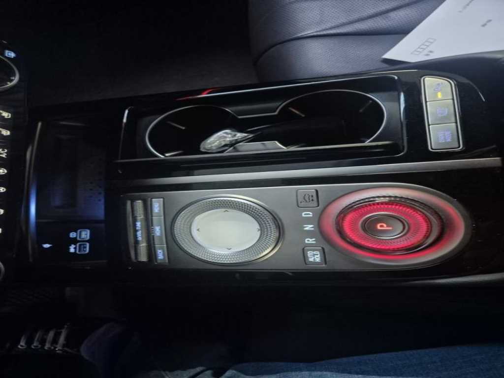 Genesis G80 - Vista 10