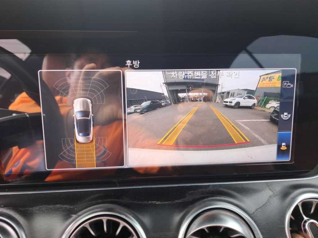 Mercedes Benz E class - Vista 11