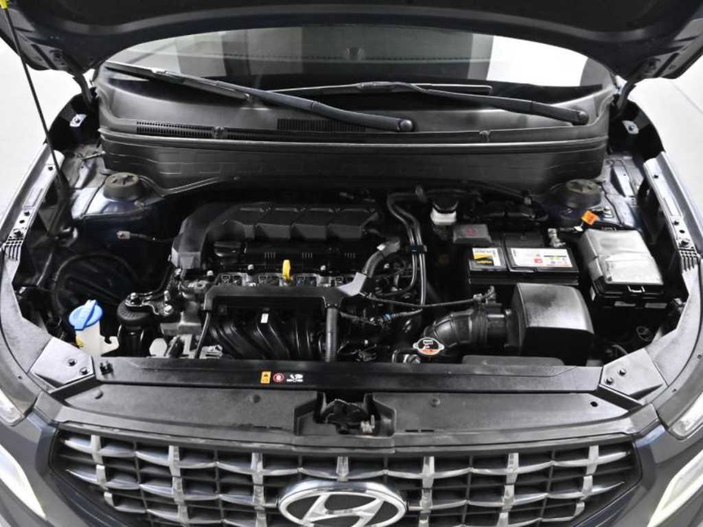 HYUNDAI Venue - Vista 6