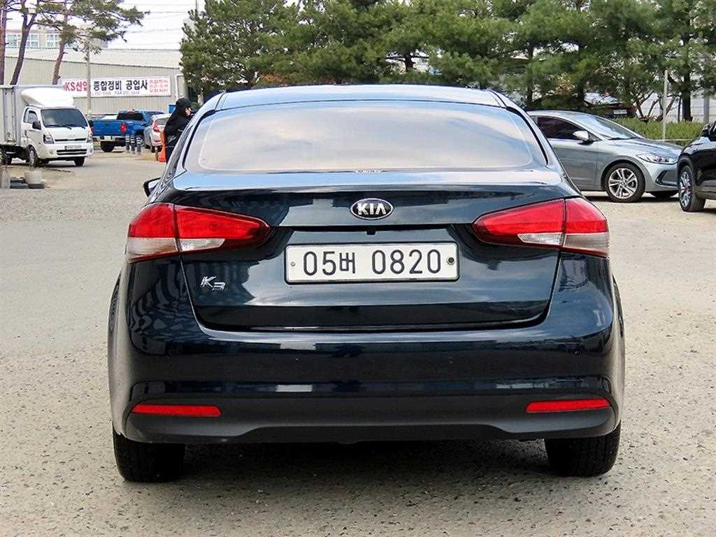 KIA K3 - Vista 4