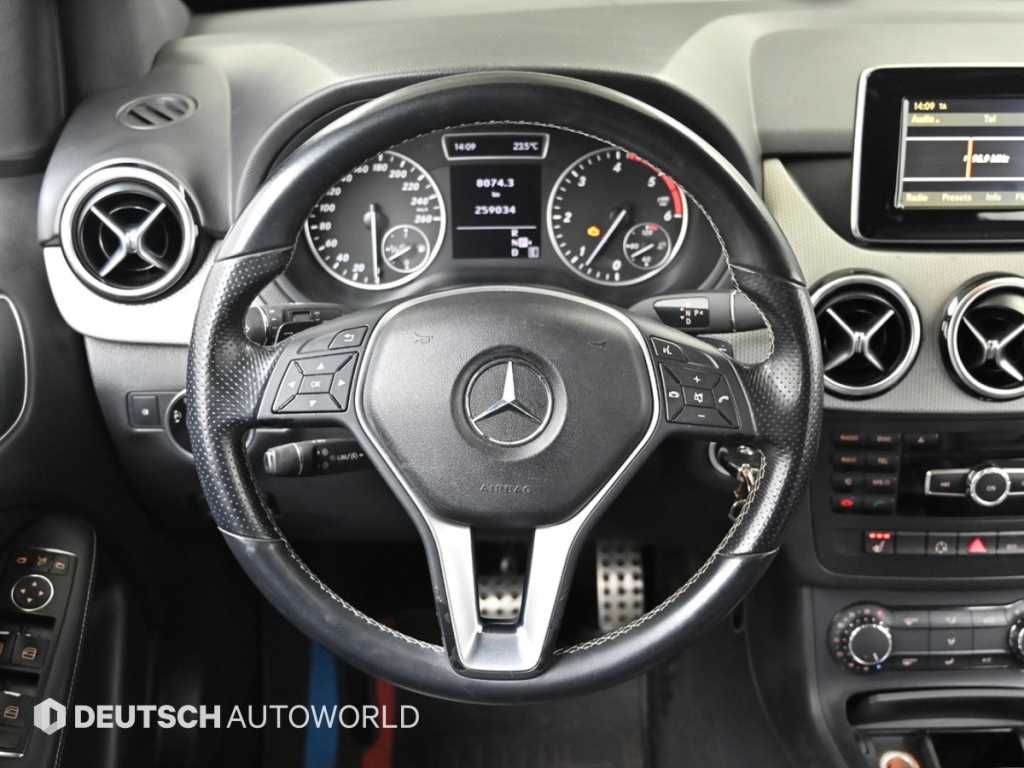 Mercedes Benz B Class (MY B) - Vista 12