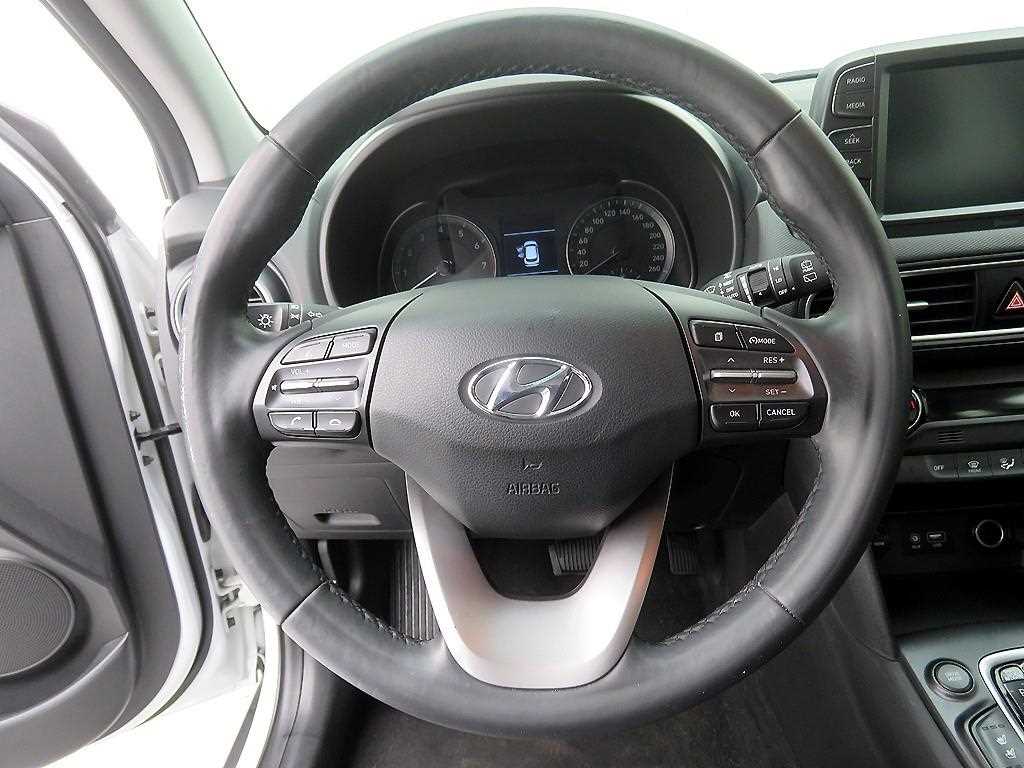 HYUNDAI Kona - Vista 10