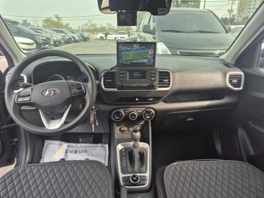 HYUNDAI Venue - Vista 7