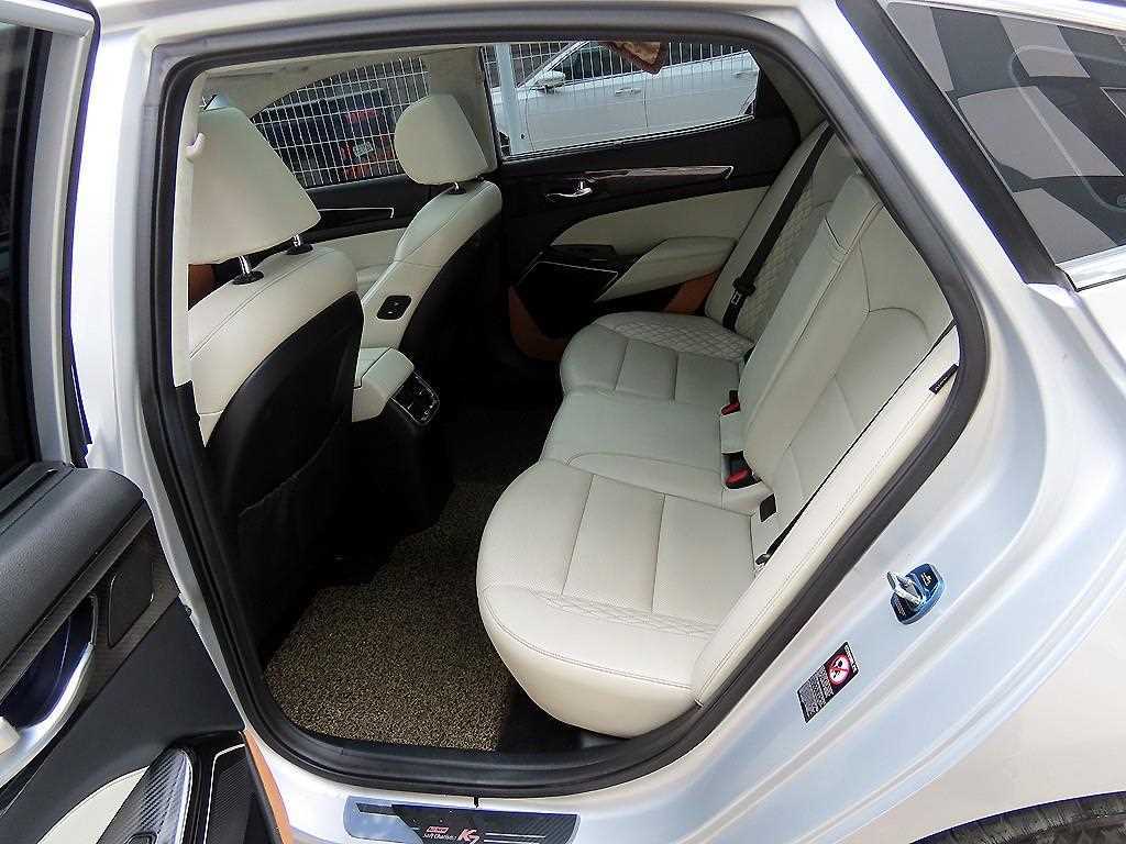 KIA K7 - Vista 6