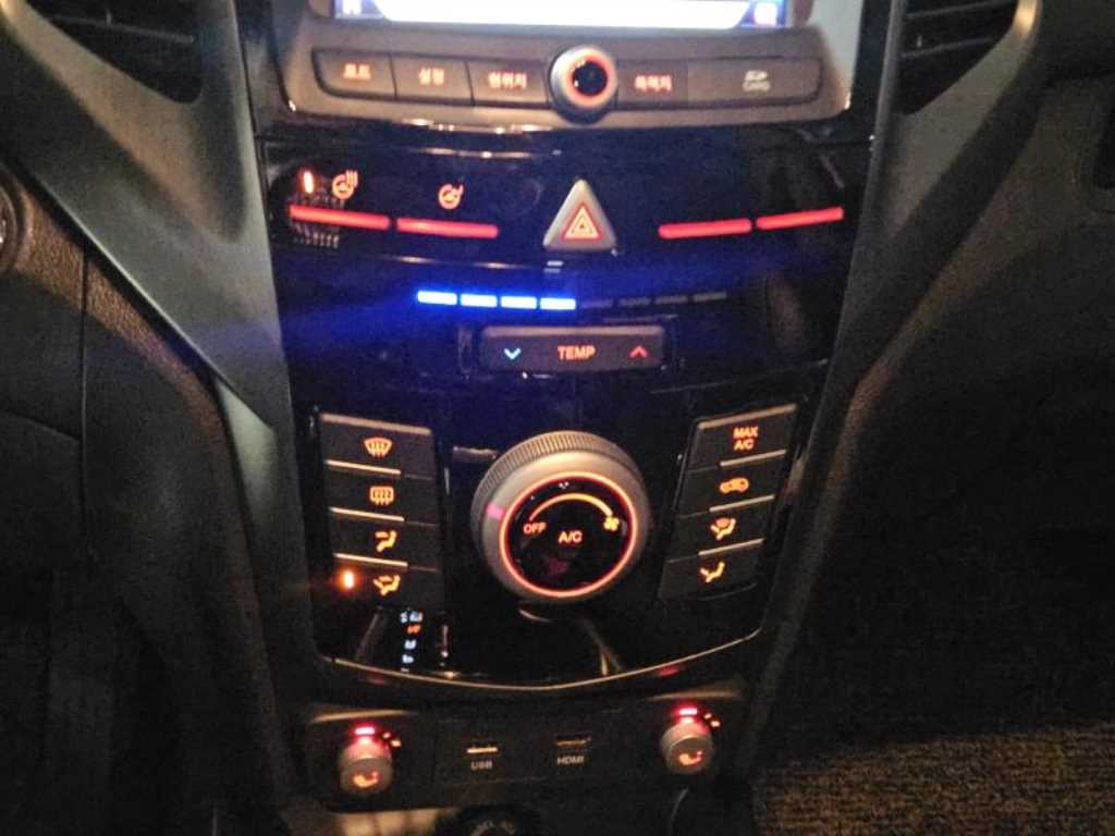 Ssangyong Tivoli - Vista 10