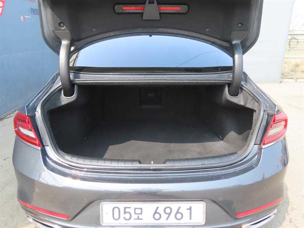 HYUNDAI Grandeur - Vista 5