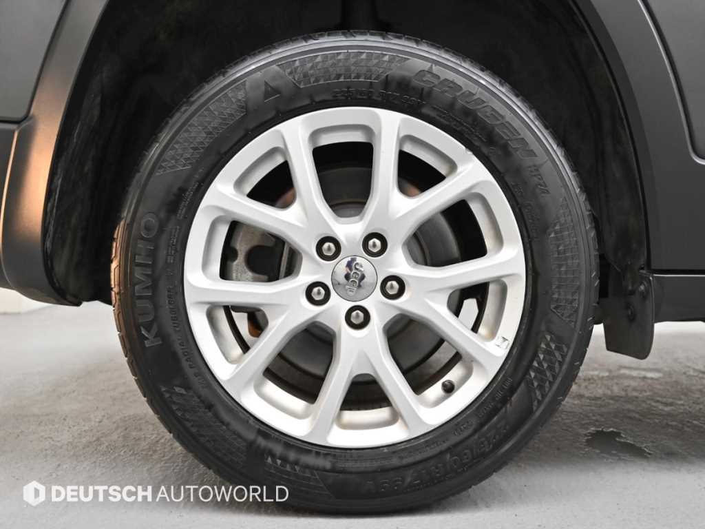 Jeep Cherokee - Vista 6