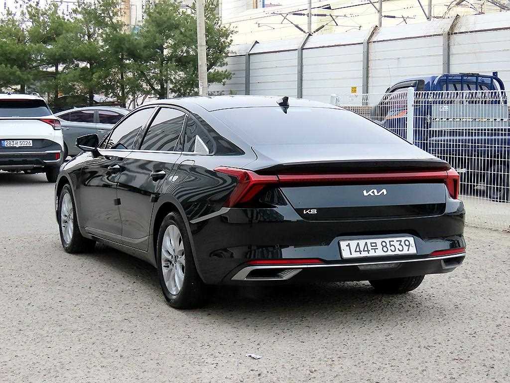 KIA K8 - Vista 3