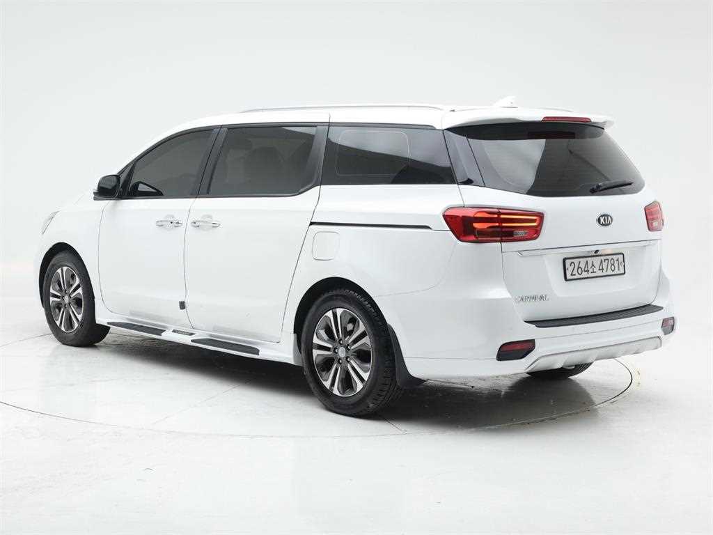 KIA Carnival - Vista 4