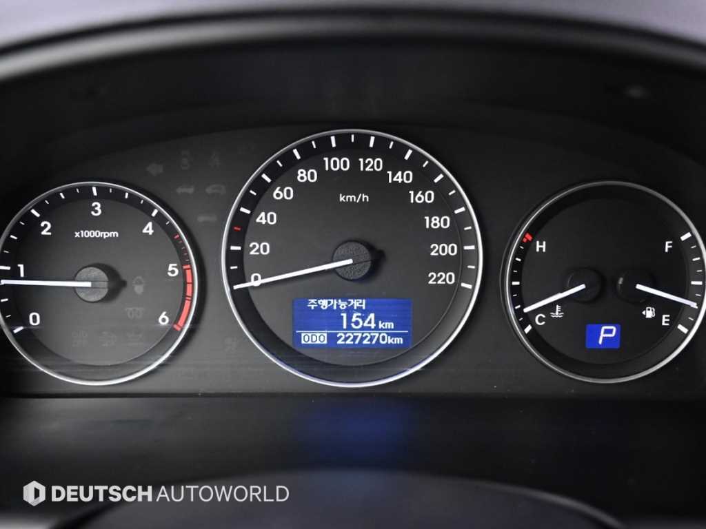 HYUNDAI Starex - Vista 8