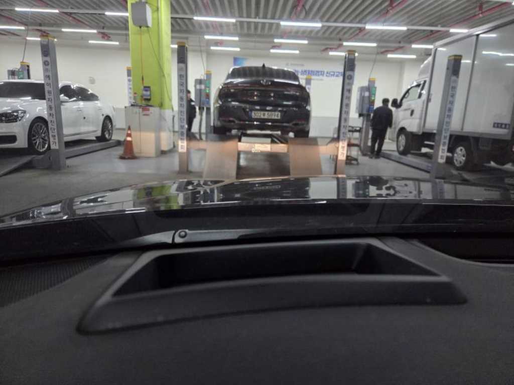 HYUNDAI Grandeur - Vista 7