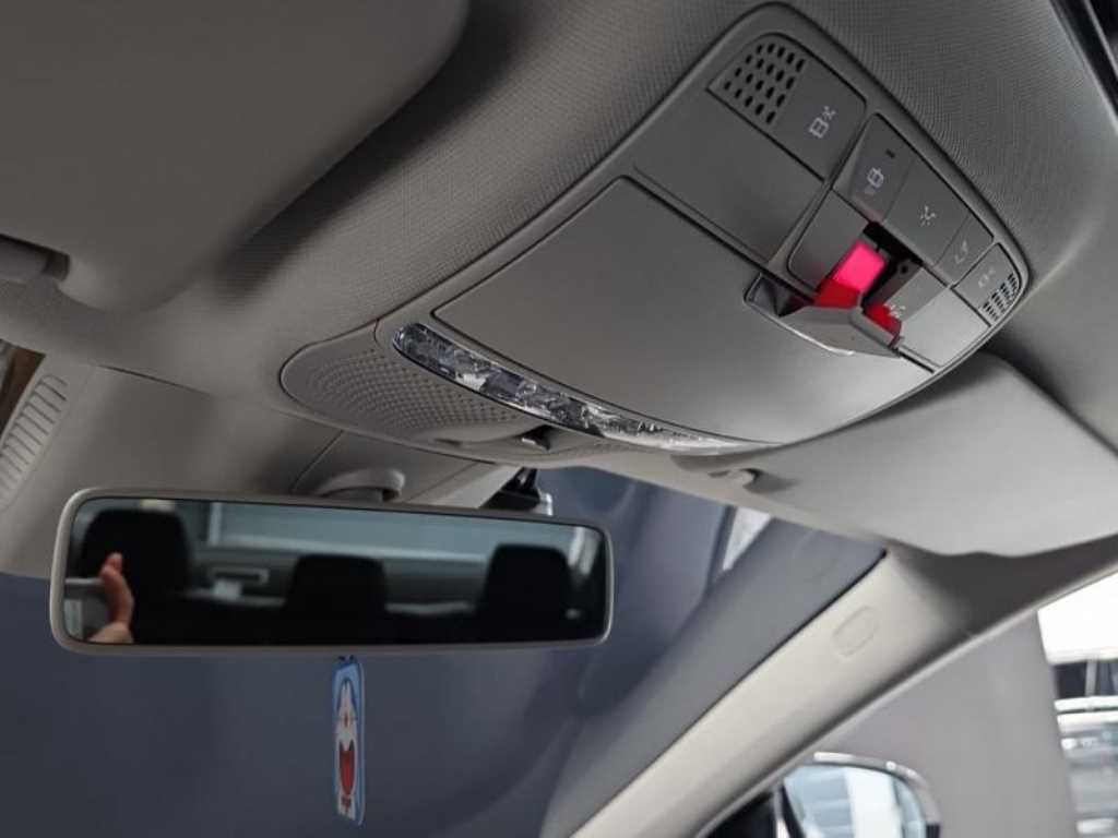 Mercedes Benz E class - Vista 12