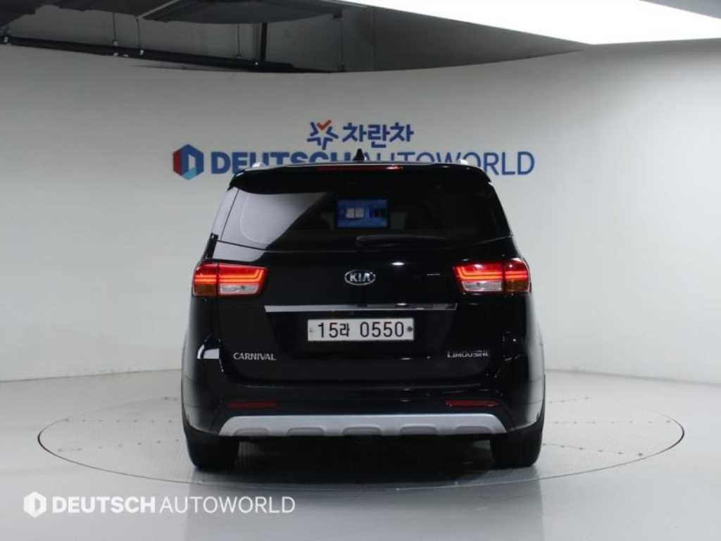 KIA Carnival - Vista 5