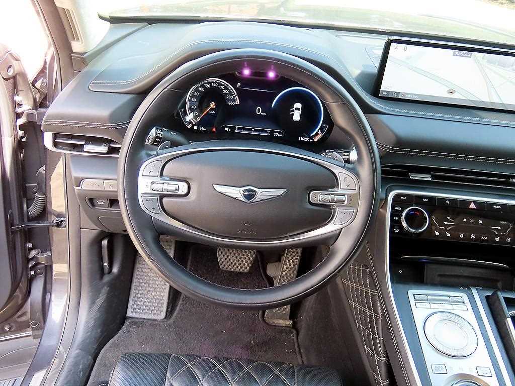 Genesis GV80 - Vista 8