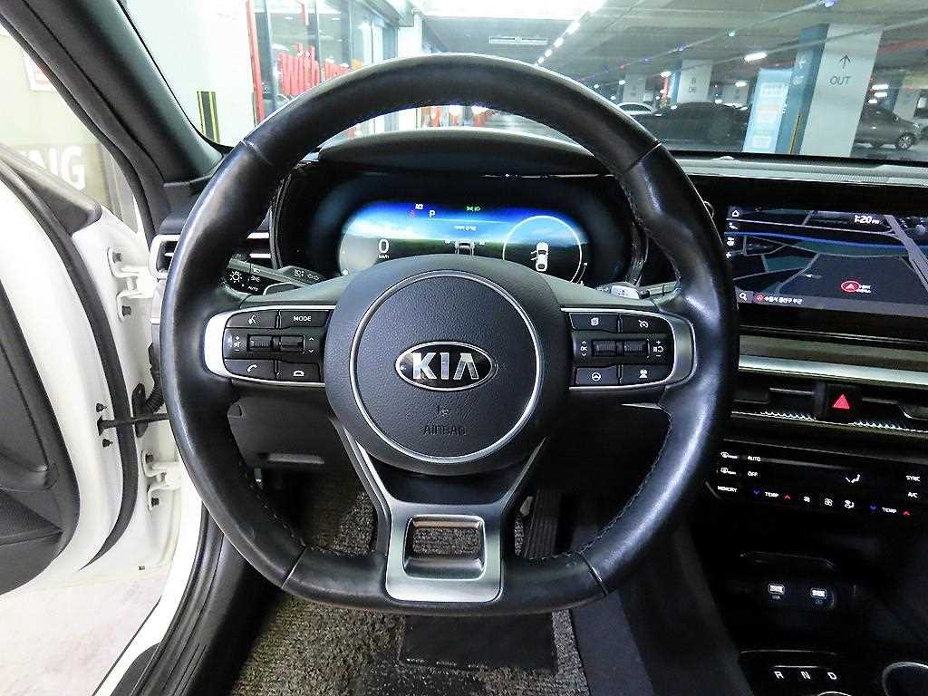 KIA K5 - Vista 8