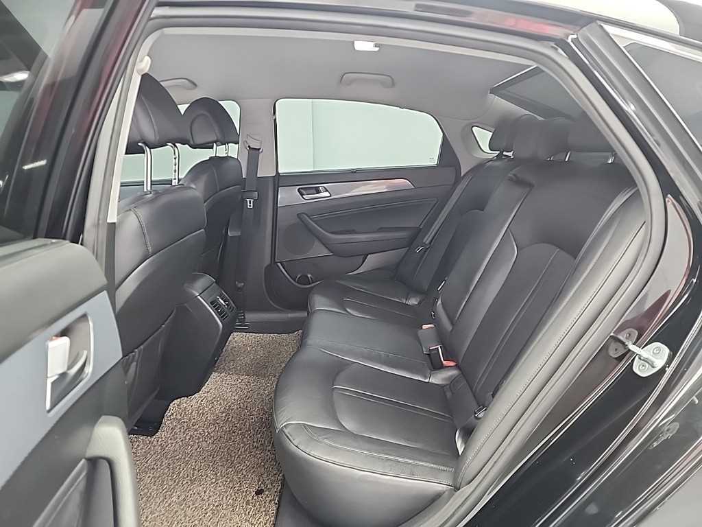 HYUNDAI Sonata - Vista 12