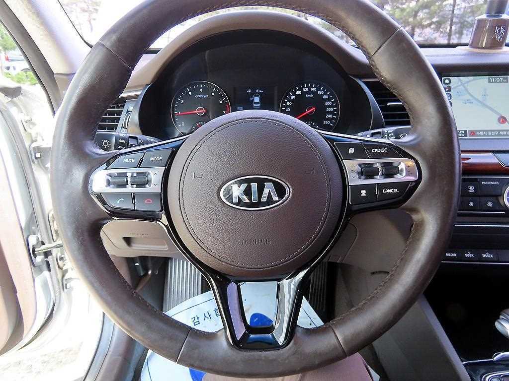 KIA K7 - Vista 8
