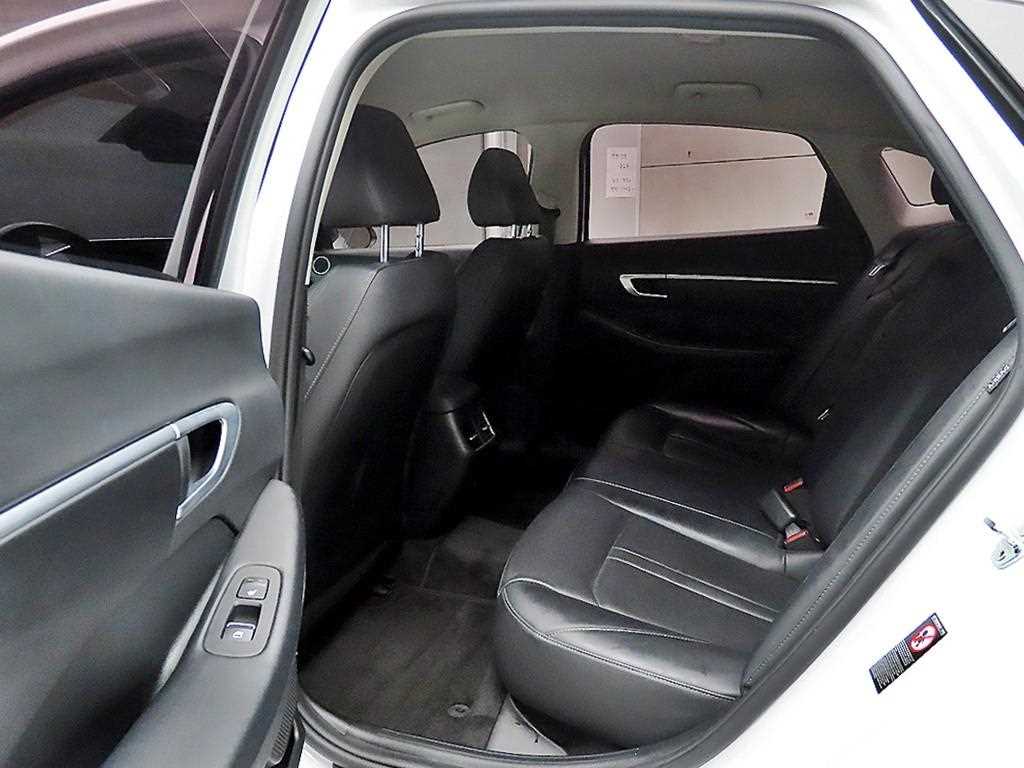 HYUNDAI Sonata - Vista 6