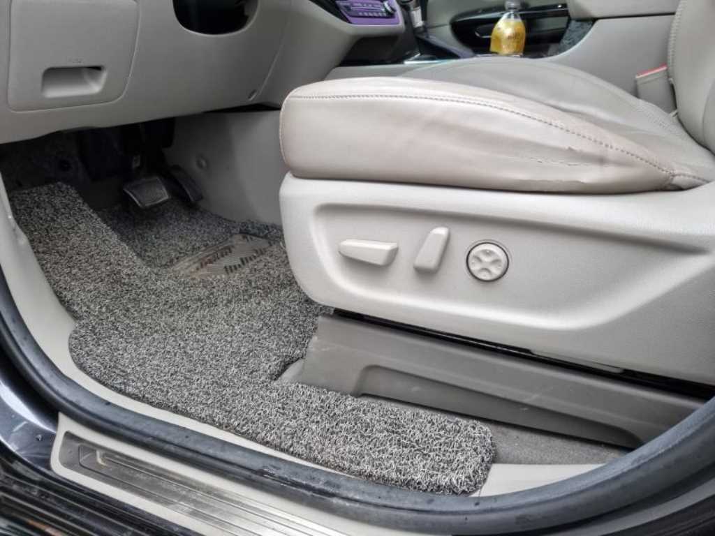 KIA Carnival - Vista 10