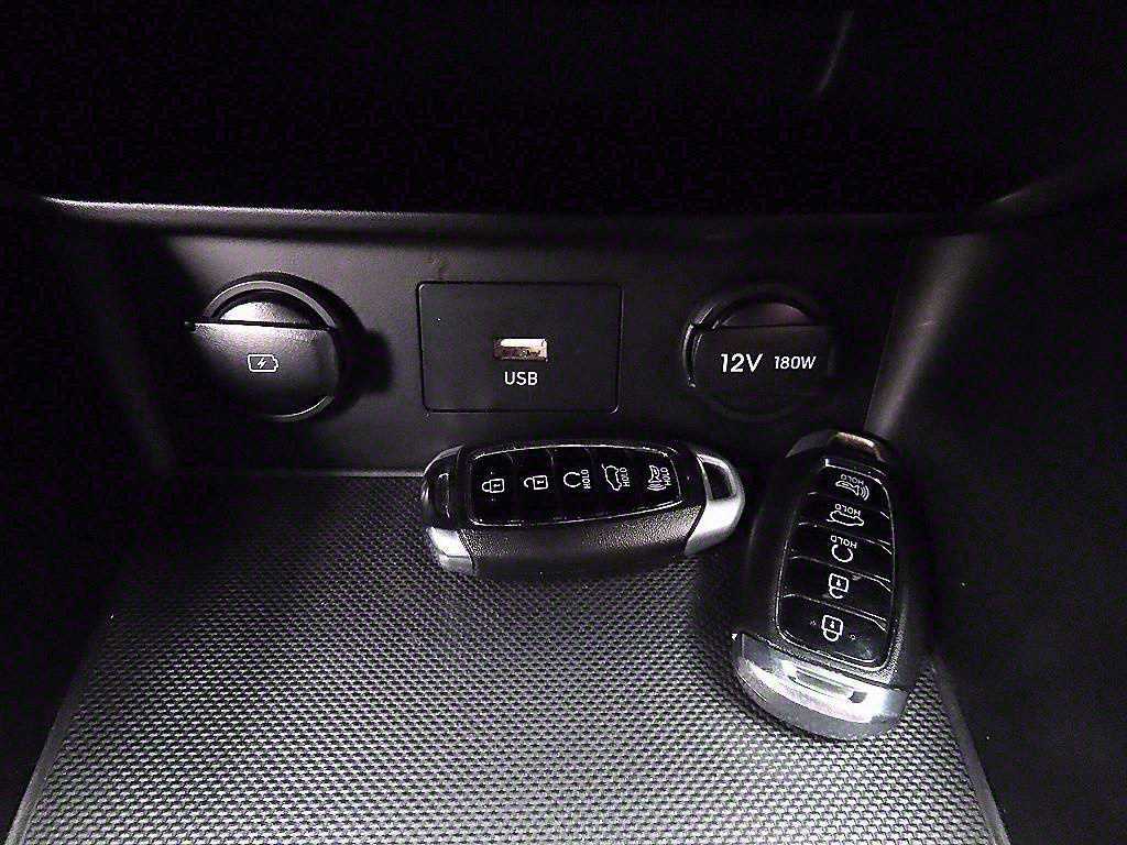 HYUNDAI Kona - Vista 12