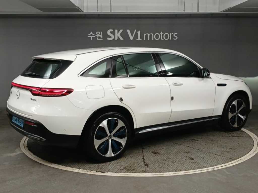 Mercedes Benz EQC - Vista 4