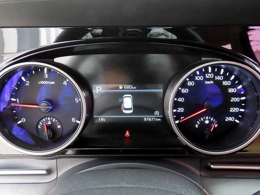 KIA Carnival - Vista 10