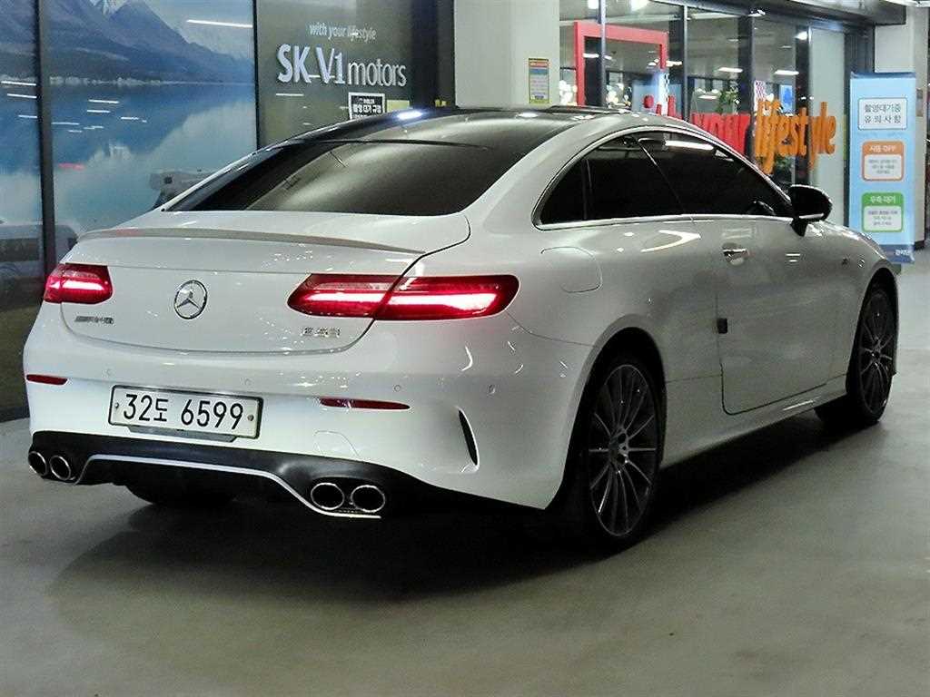 Mercedes Benz E class - Vista 4
