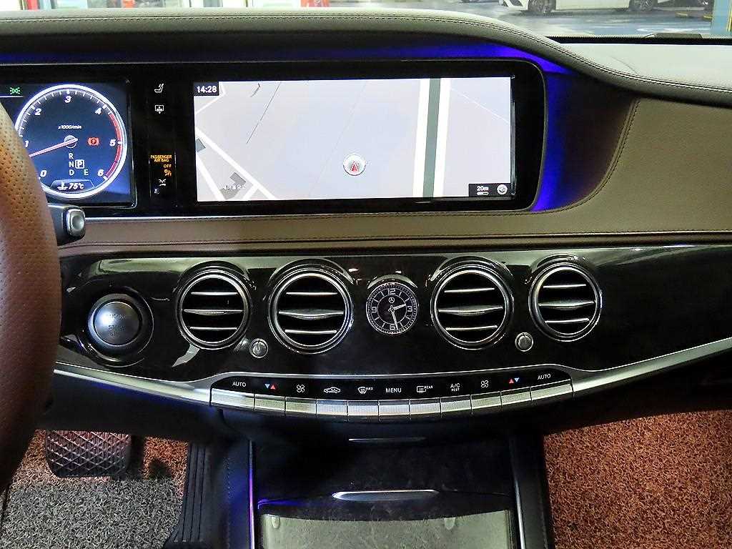 Mercedes Benz S Class - Vista 11